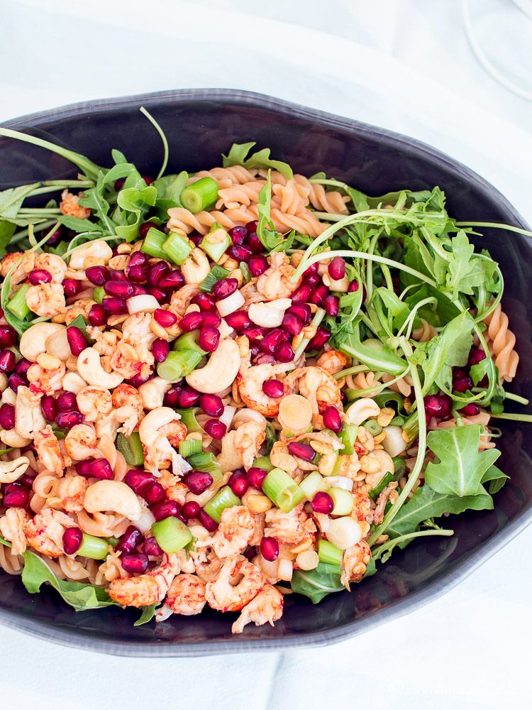 dreiraumhaus-montagsmampf-food-rezept-lifestyleblog-leipzig-linsennudeln-mit-granatapfel-salat