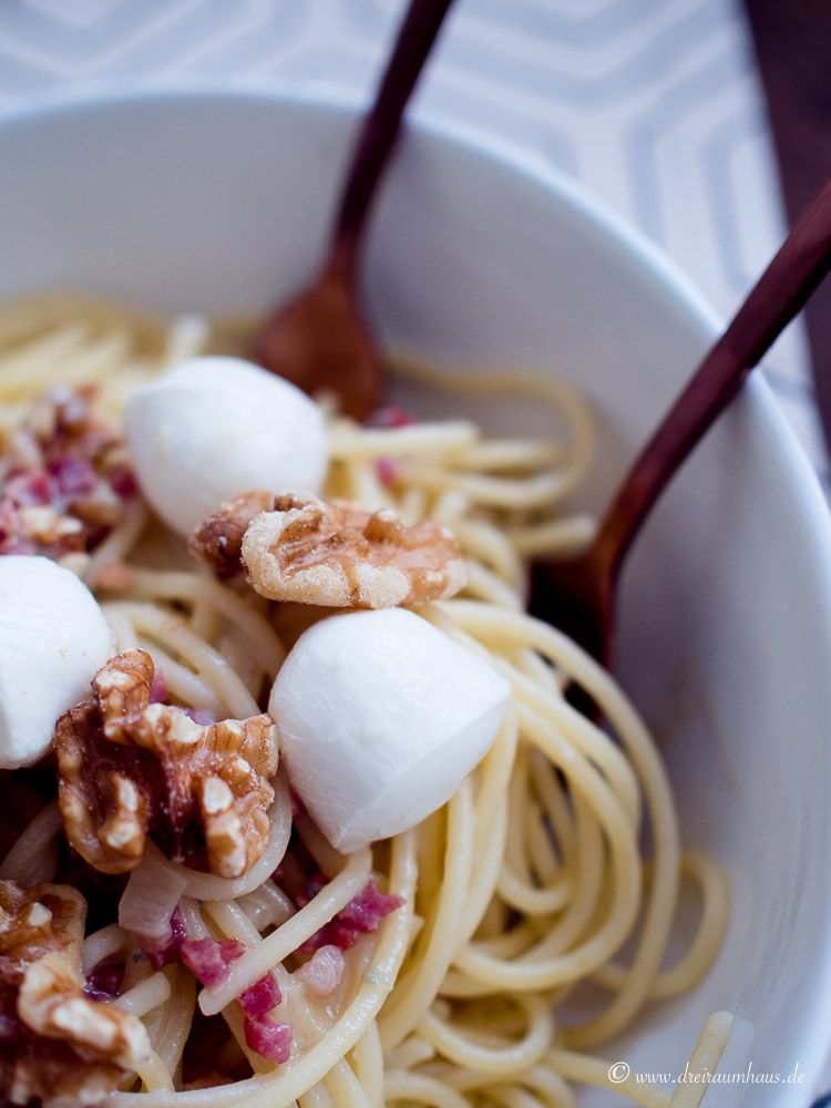 Spaghetti Gorgonzola mit Nüssen und Mozzarella - Rezept!