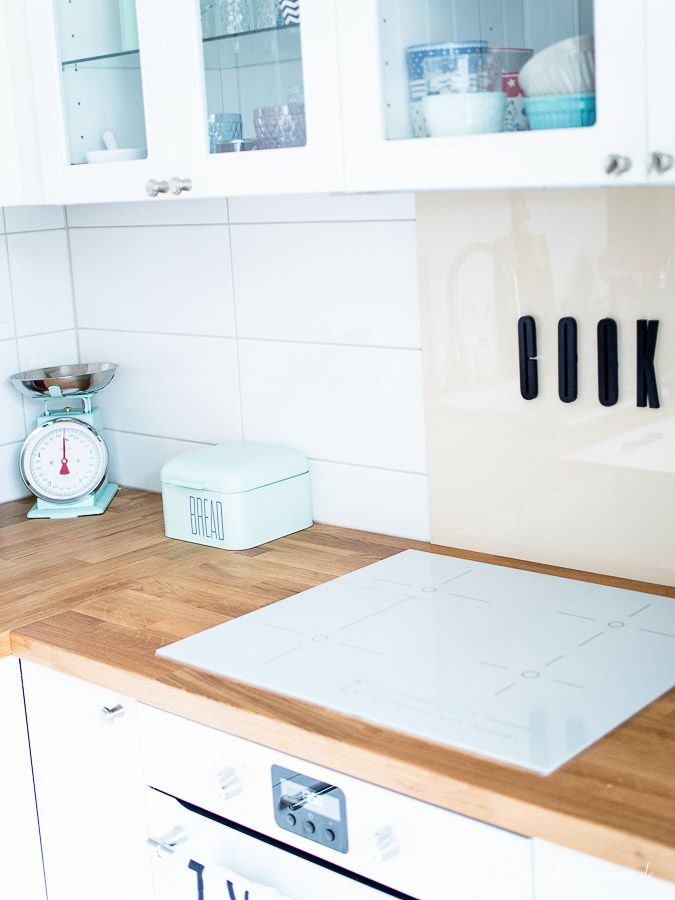 LIVING: Ein 5 Minuten DIY für eine hübsche Küchenrückwand!
