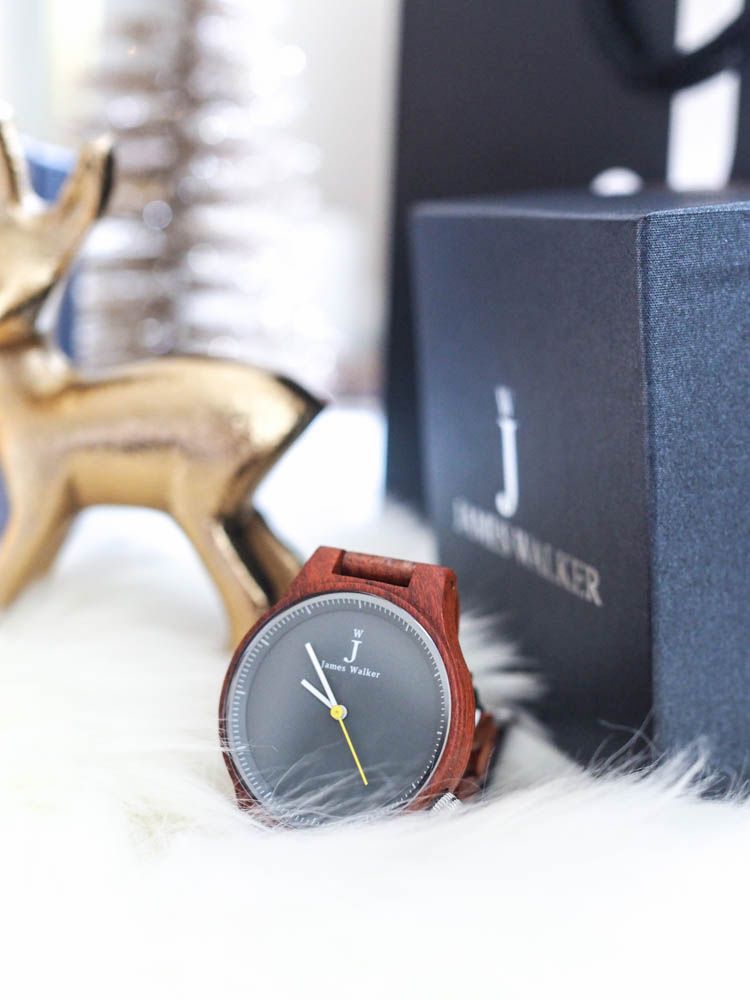 Geschenkeguide Weihnachten: Wie wäre es mit einer zauberhaften Armbanduhr aus Sandelholz? + ein Gewinnspiel!