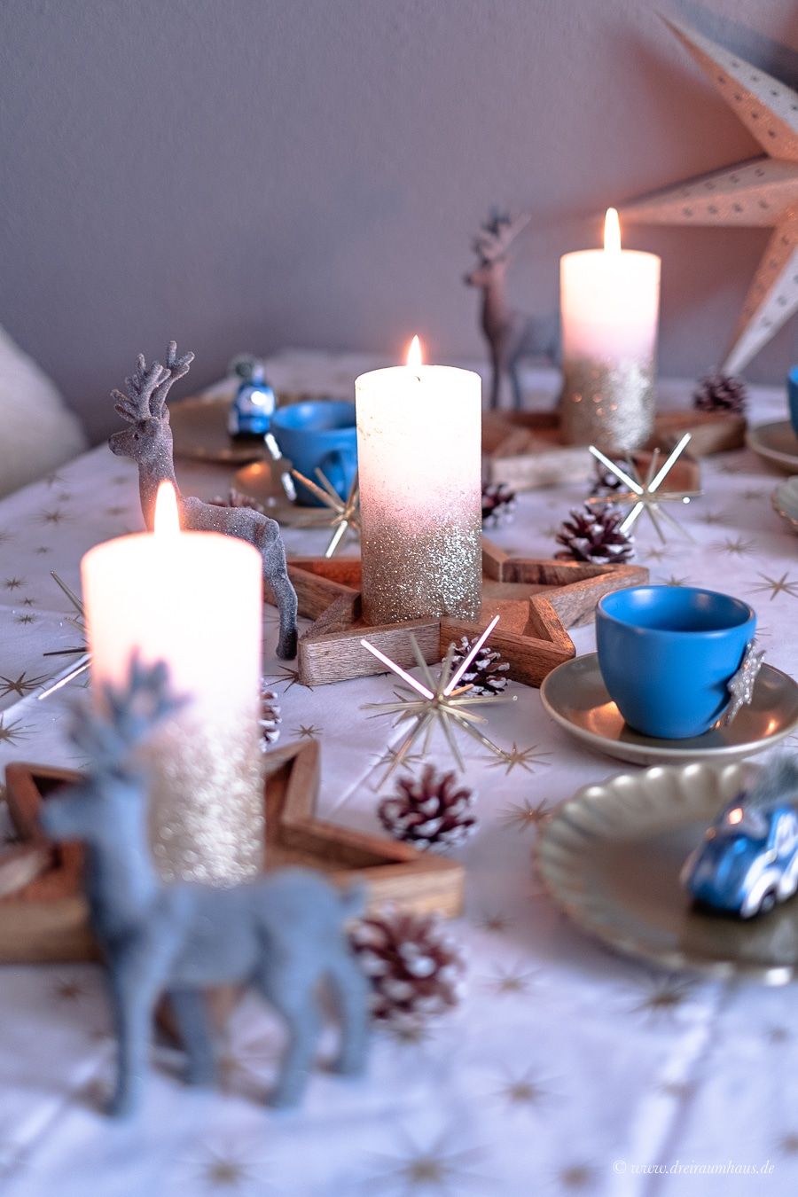 Ein süßes Faltenbrot, ein weihnachtliches Deko DIY mit Tassen und Sprühfarbe und eine festliche Kaffeetafel! Mit EILLES KAFFEE von Darboven!