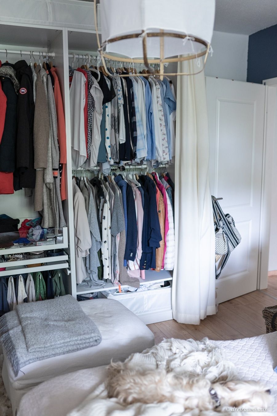 Dekosamstag: Warum mir Ordnung im Kleiderschrank beim sparen hilft?!