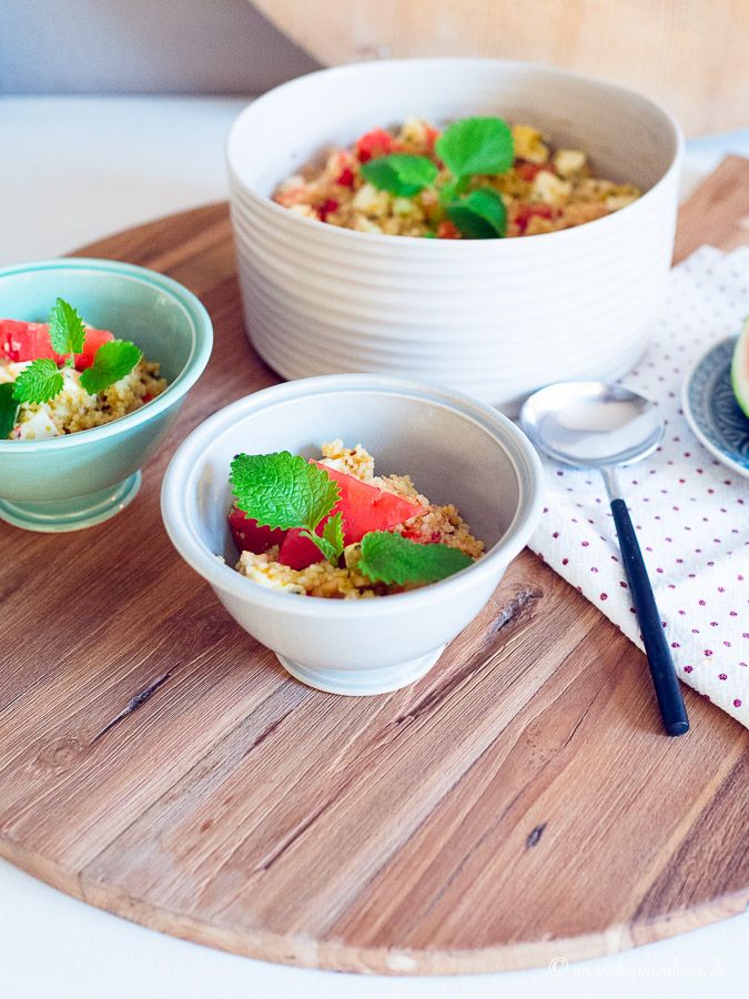 SOMMERLICHER COUSCOUS SALAT! Der leckerste, sommerliche Couscous Salat mit Wassermelone, Feta und Krebsfleisch!