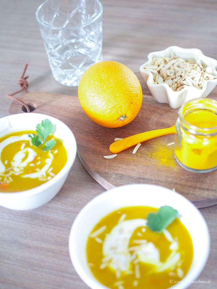 Gesunde Ernährung: Ein Rezept für die leckerste Möhrensuppe mit Orangen, etwas Curry und ganz viel Wärme und Wohlfühlgefühl!